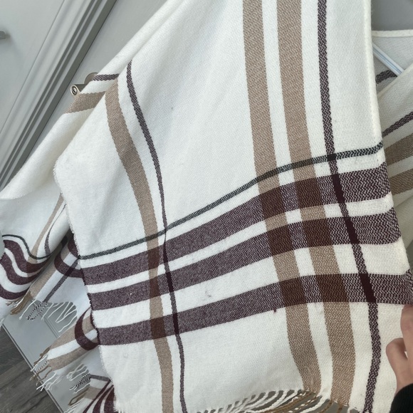 Dynamite poncho - Picture 7 of 7